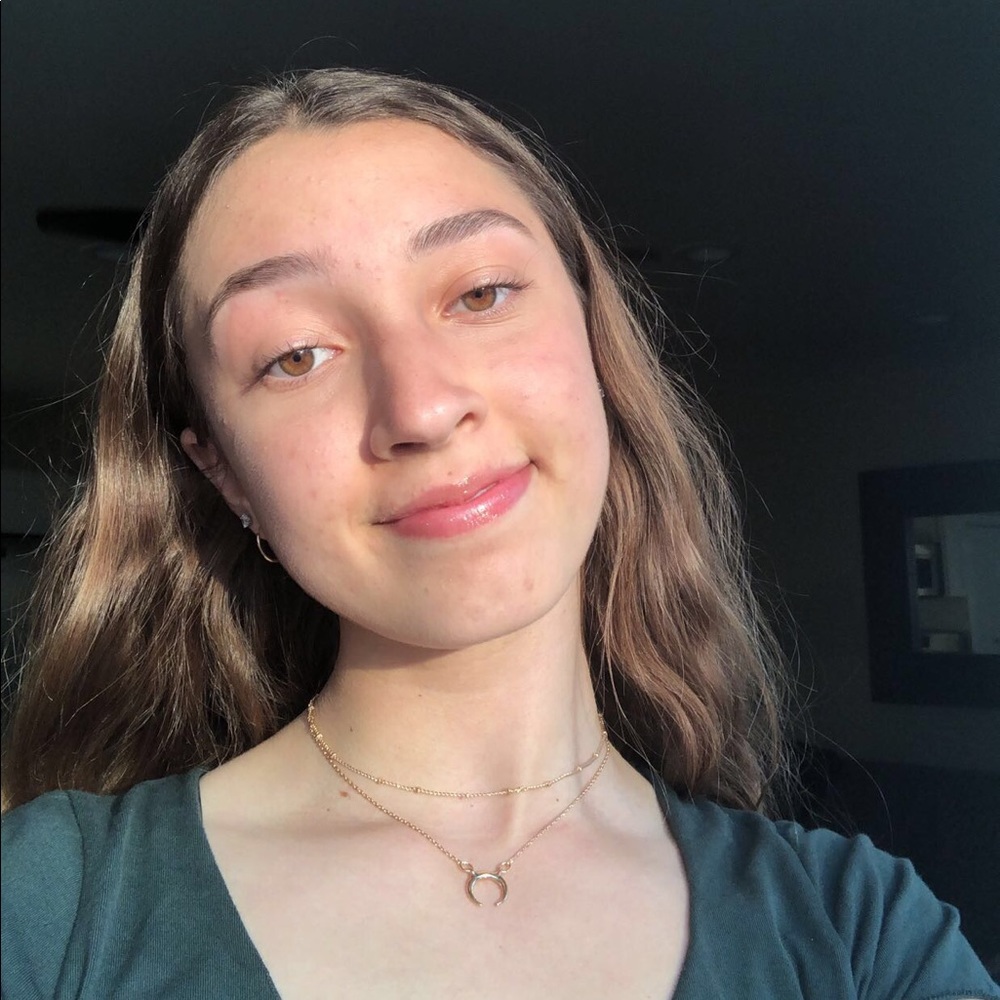 Meet your Posher, Izabella